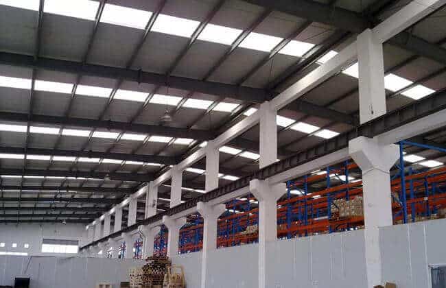 Steel roof on concrete column