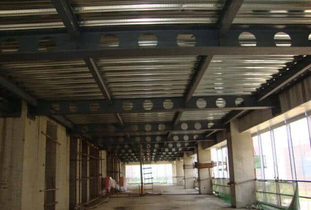 Steel-concrete composite structure