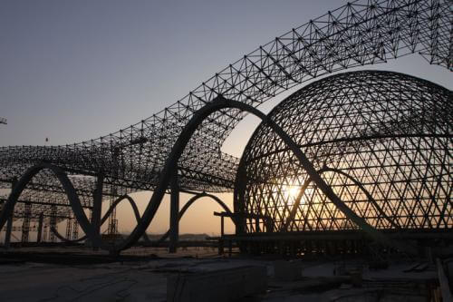 edificios con estructura de acero para el espacio