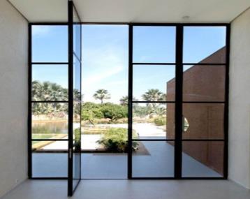 Portes et fenêtres pour bâtiments métalliques
