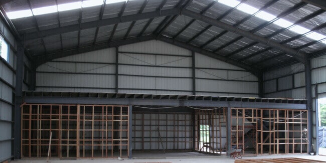 mezzanine à structure en acier