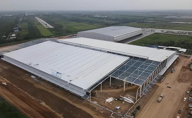 Steel structure warehouse construction